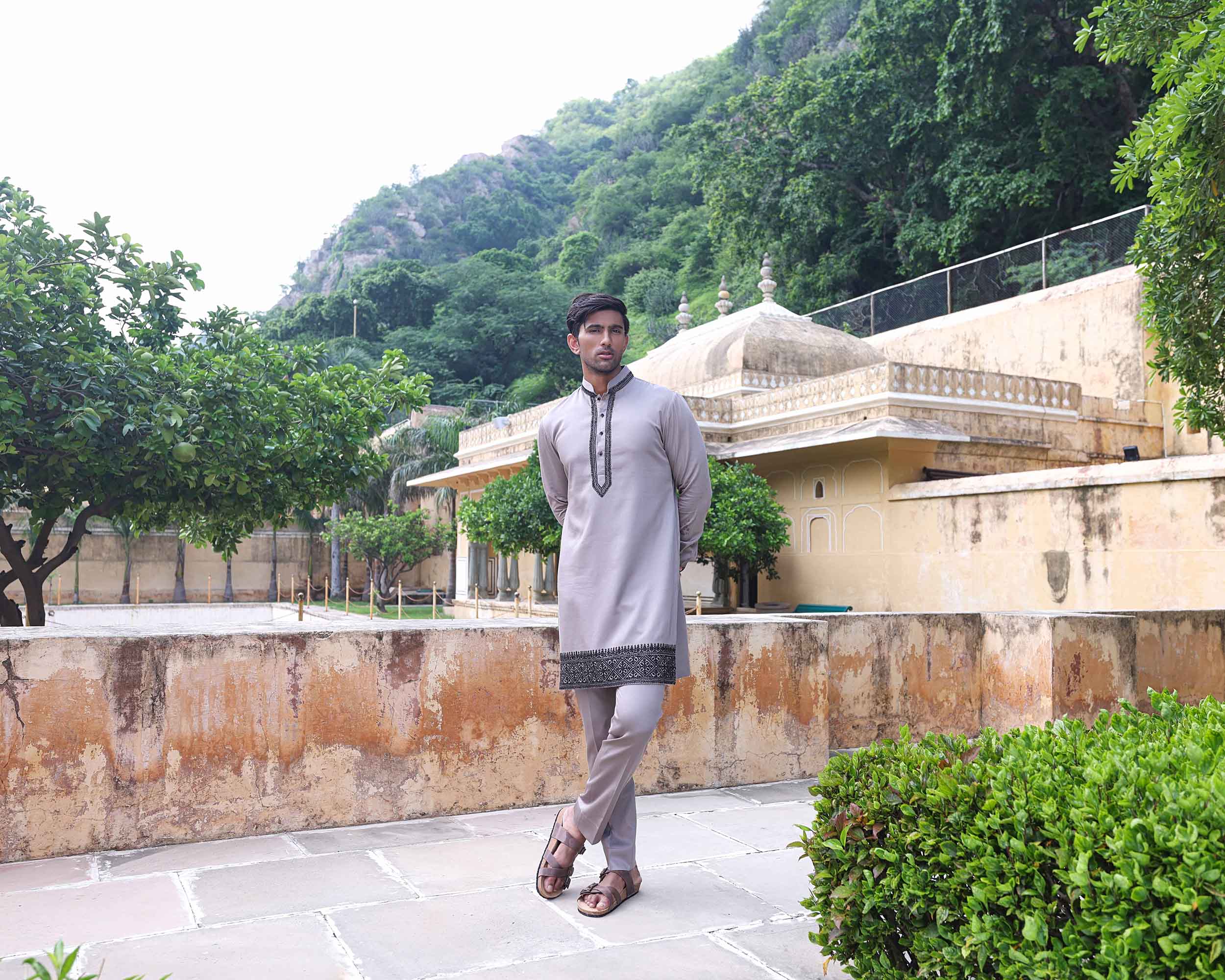 AMOLI KURTA SET