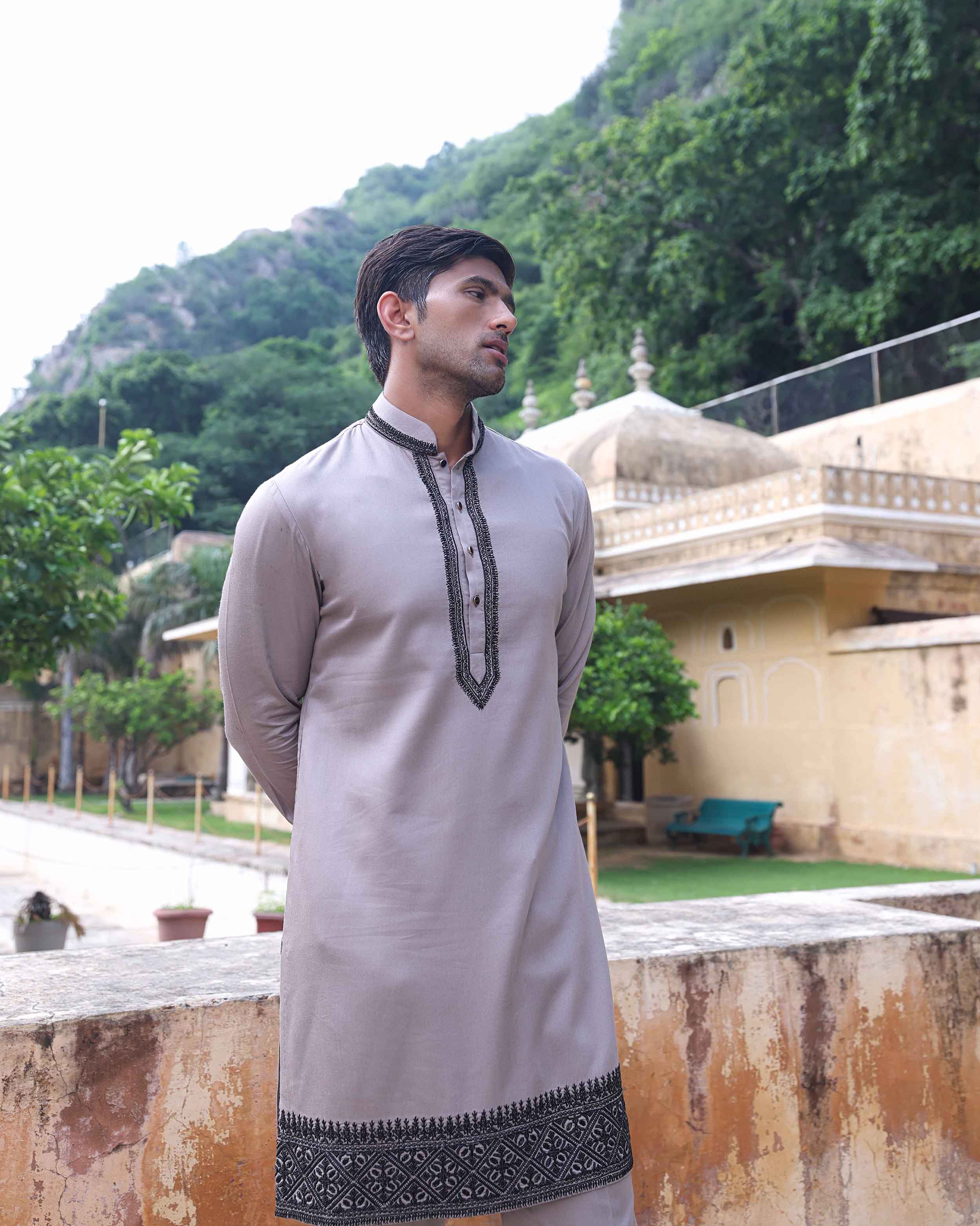 AMOLI KURTA SET