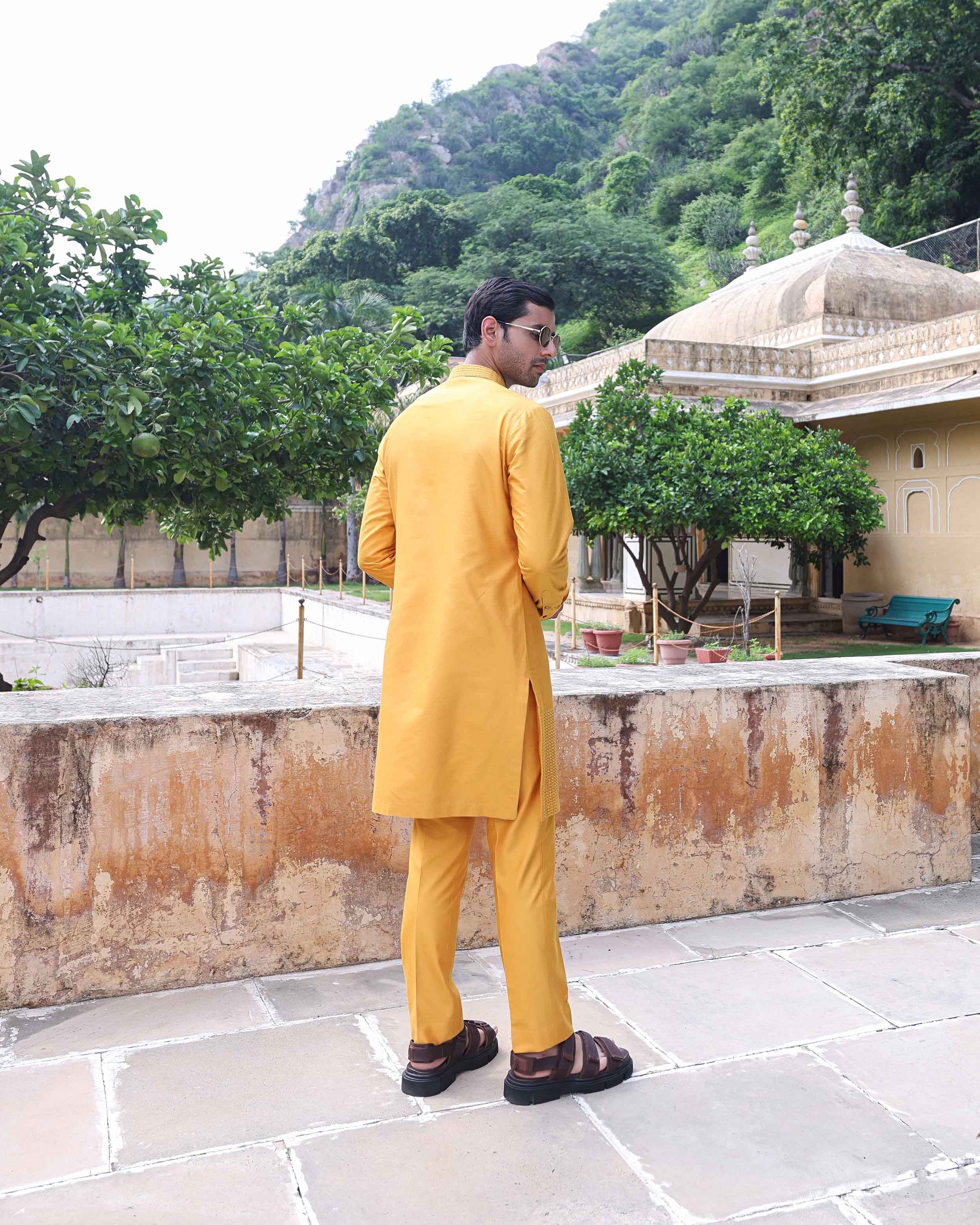 KAVINDI KURTA SET