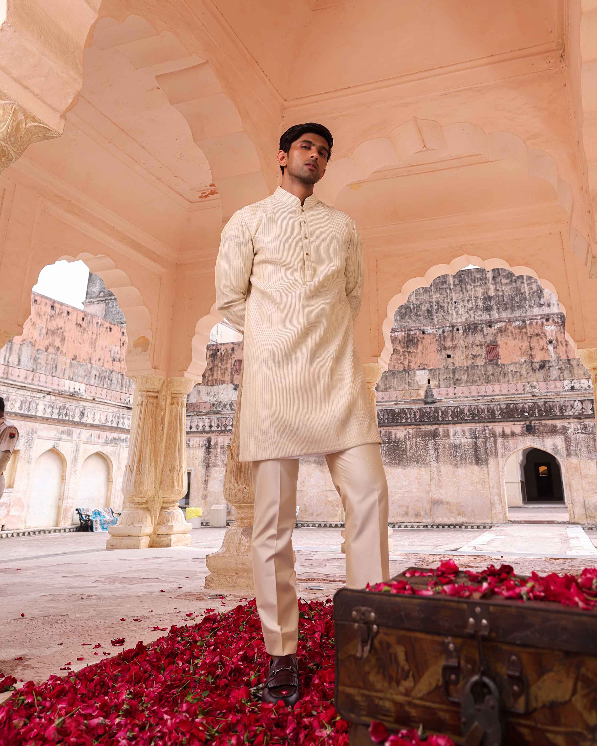 AROLA KURTA SET
