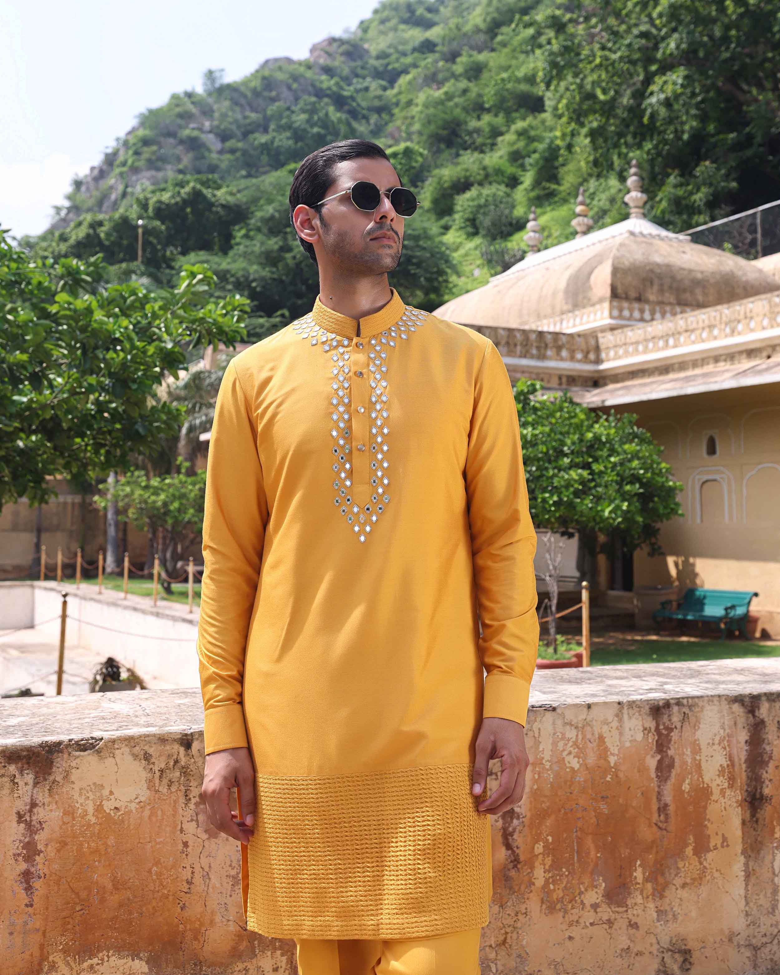 KAVINDI KURTA SET